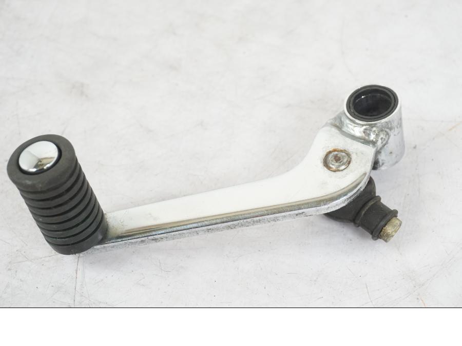 Höger sida på Växelpedal från en Honda CB 1300 F -2003 motorcykel.