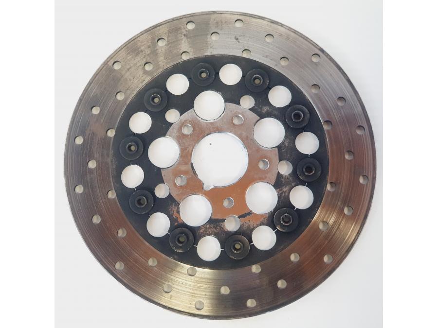 Baksidan på Bromsskiva från en H-D Sportster 1200 XL1200C -1998 motorcykel.