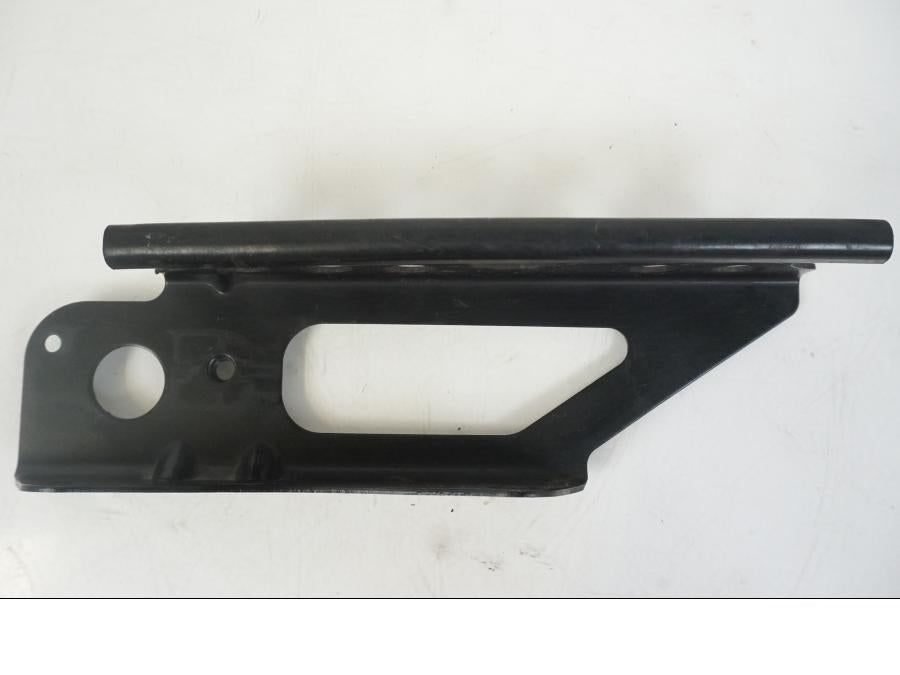 Snett nerifrån på Passagerarhandtag från en Kawasaki ZZR 1100 -1994 motorcykel.