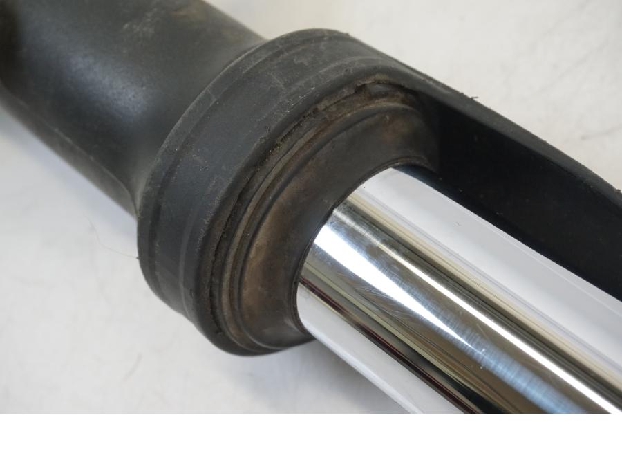 Extrabild5 på Gaffelben från en Yamaha XSR 700 -2016 motorcykel.