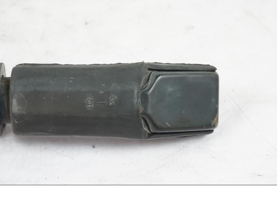 Höger sida på Fotpinne från en Honda NT 650 V -2002 motorcykel.