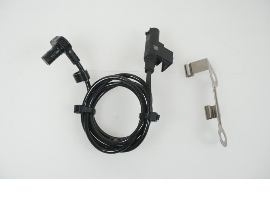 Baksidan på ABS givare från en BMW R 1250 GS -2023 motorcykel.