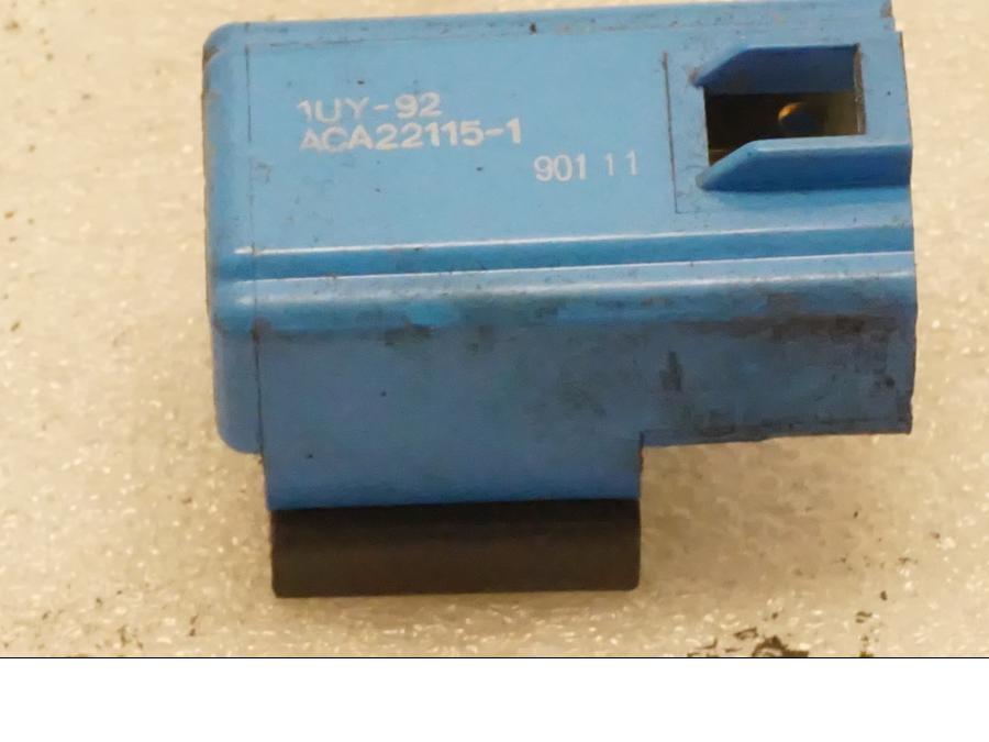 Framsidan på Relä från en Yamaha XVZ 13TD -1999 motorcykel.