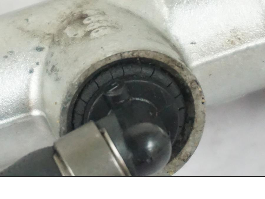 Extrabild2 pÄ Bromshuvudcylinder frÄn en BMW R 1200 R -2007 motorcykel.