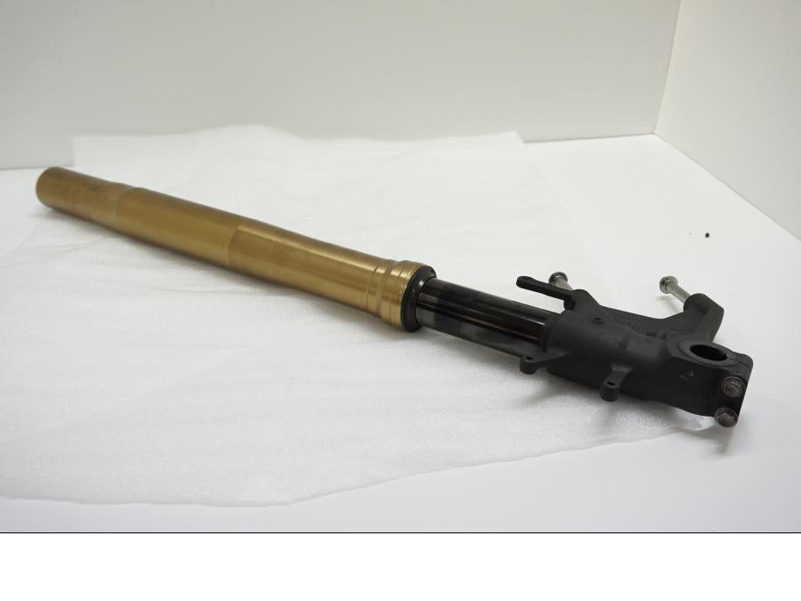 Baksidan på Gaffelben från en Suzuki GSX-R 1000 -2007 motorcykel.