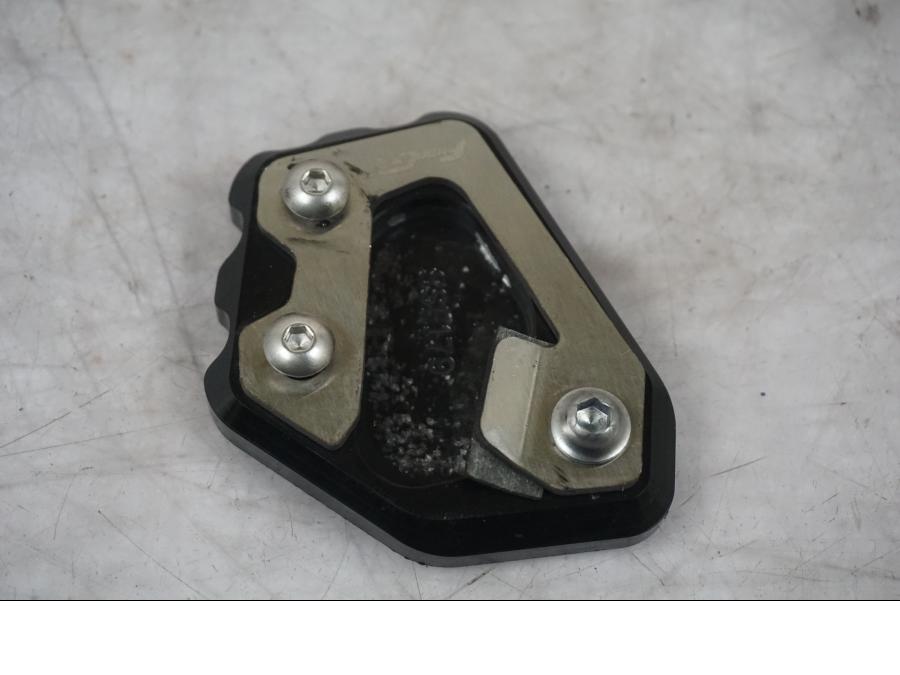 Baksidan på Sidostöd från en BMW F 800 R -2018 motorcykel.