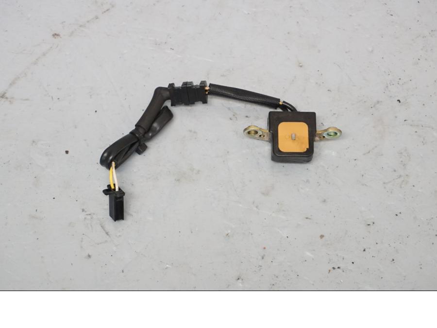 Framsidan på Tändpickup från en Honda CBR 900 RR -1996 motorcykel.