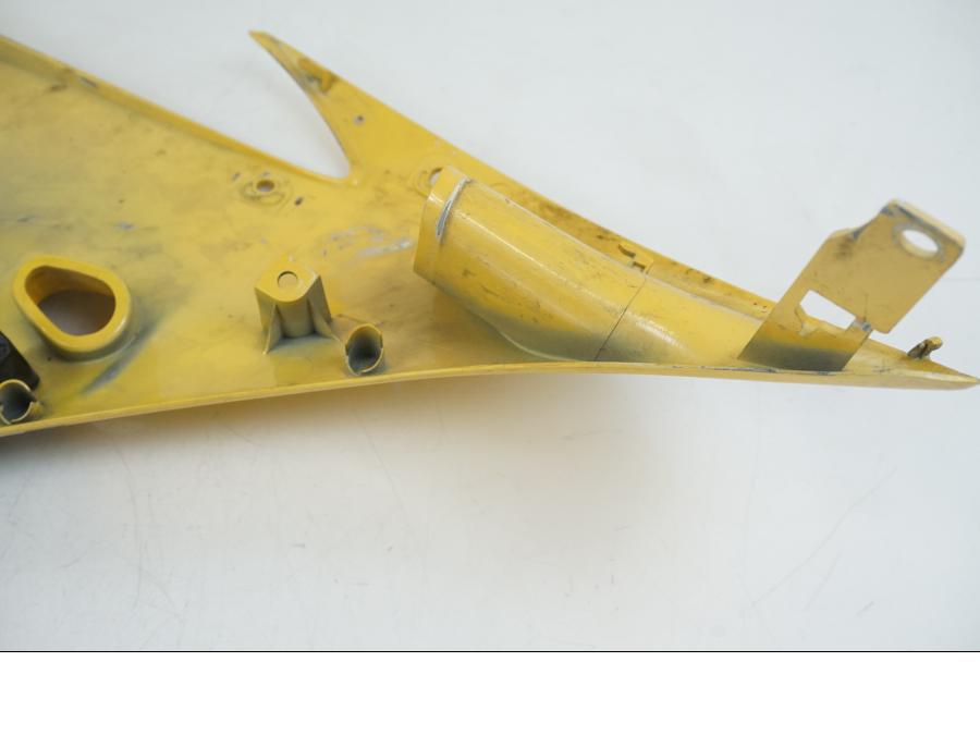 Extrabild2 på Sidkåpa från en Yamaha YZF 1000 R1 -2006 motorcykel.