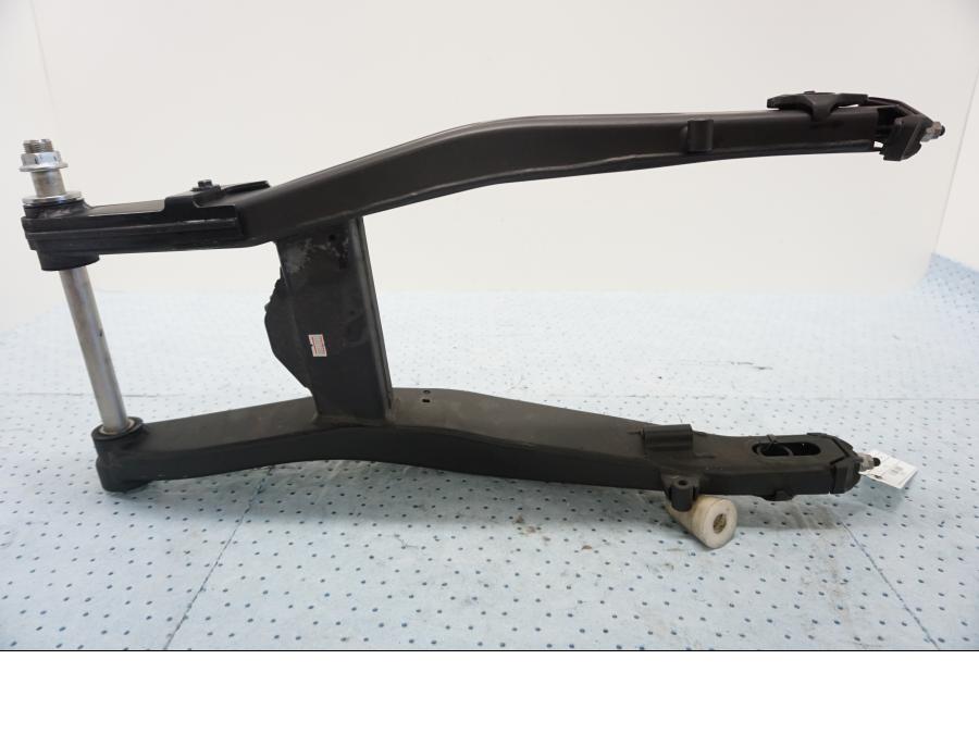 Höger sida på Sving från en Kawasaki Z 650 ABS -2020 motorcykel.