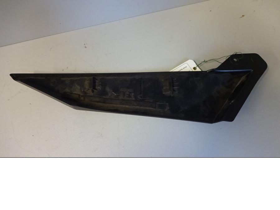 Baksidan på Bensintankskåpa från en Yamaha YZF 1000 R1 -2002 motorcykel.