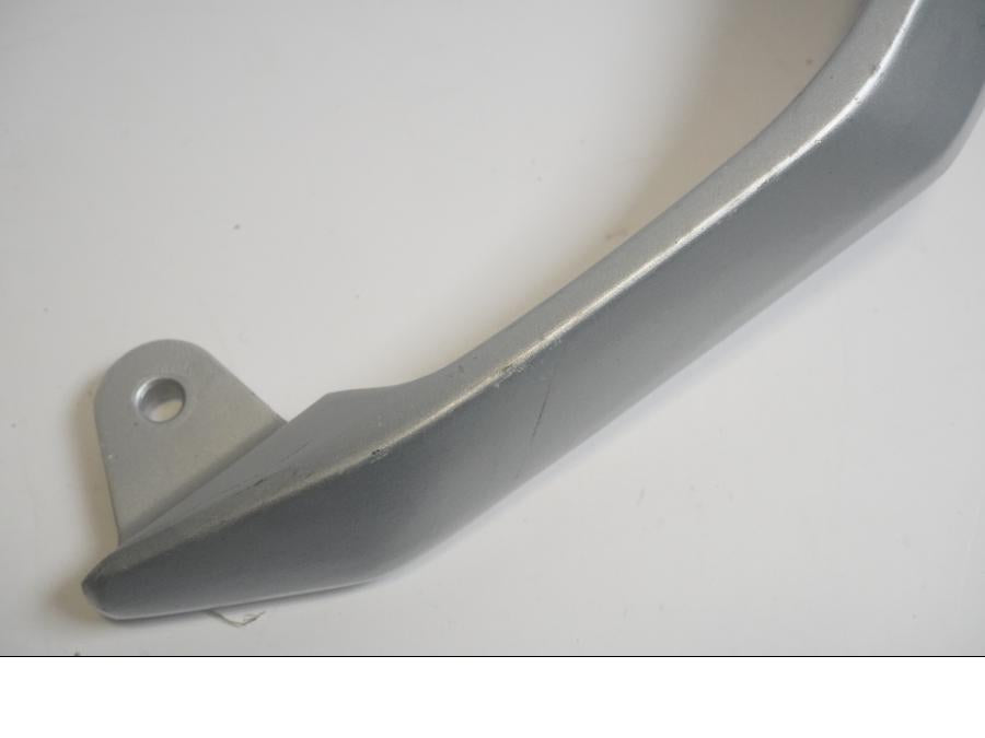 Snett uppifrån på Pakethållare från en Suzuki DL 1000 -2004 motorcykel.