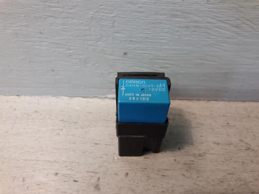 Framsidan på Relä från en Kawasaki GTR 1400 -2012 motorcykel.