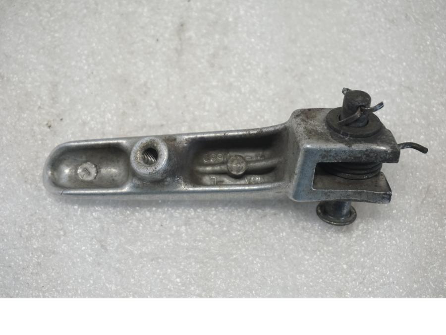 Höger sida på Fotpinne från en Honda CBR 1100 XX -1998 motorcykel.