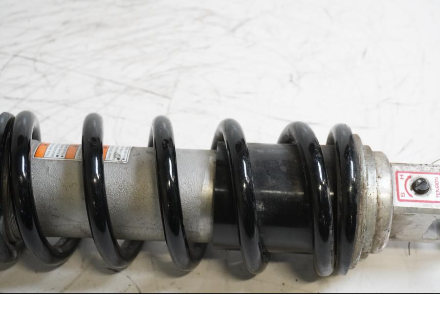 Snett uppifrÄn pÄ StötdÀmpare frÄn en Suzuki GSX-R 750 -2000 motorcykel.