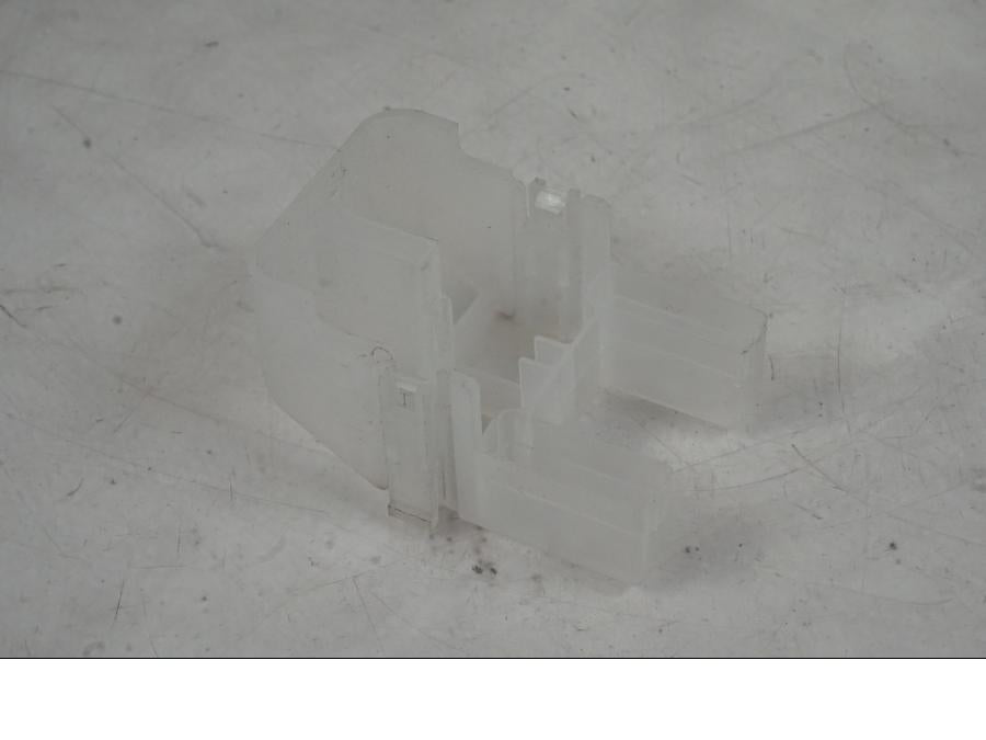 Snett uppifrån på Startrelä från en Yamaha MT-09 -2019 motorcykel.