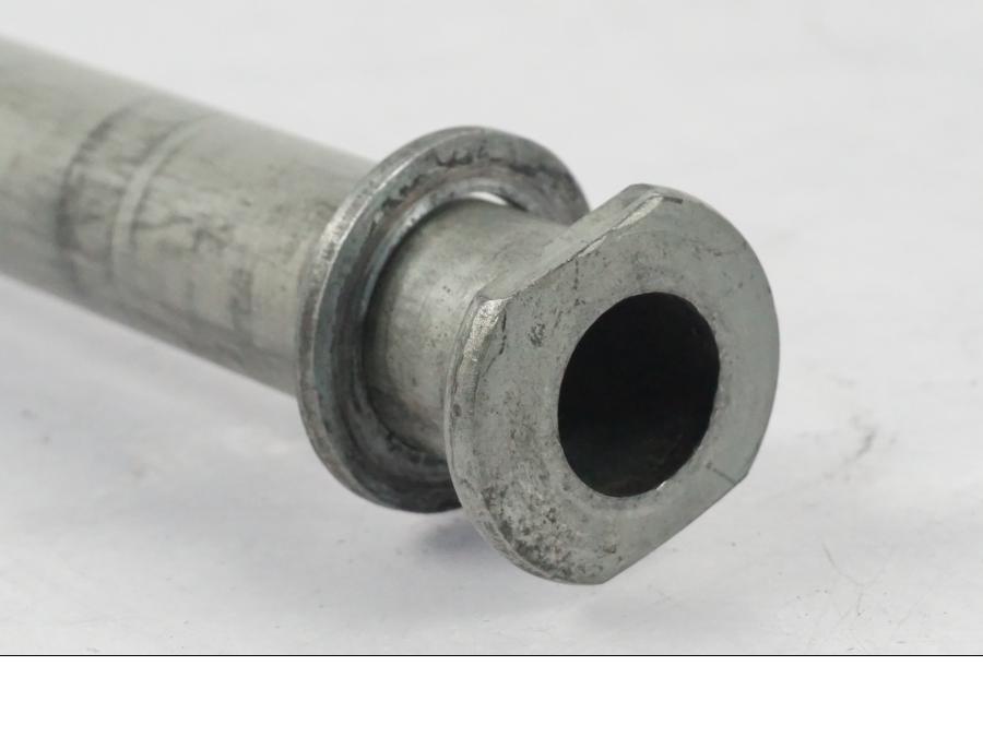 Vänster sida på Axel från en Kawasaki ZX-6R -2005 motorcykel.