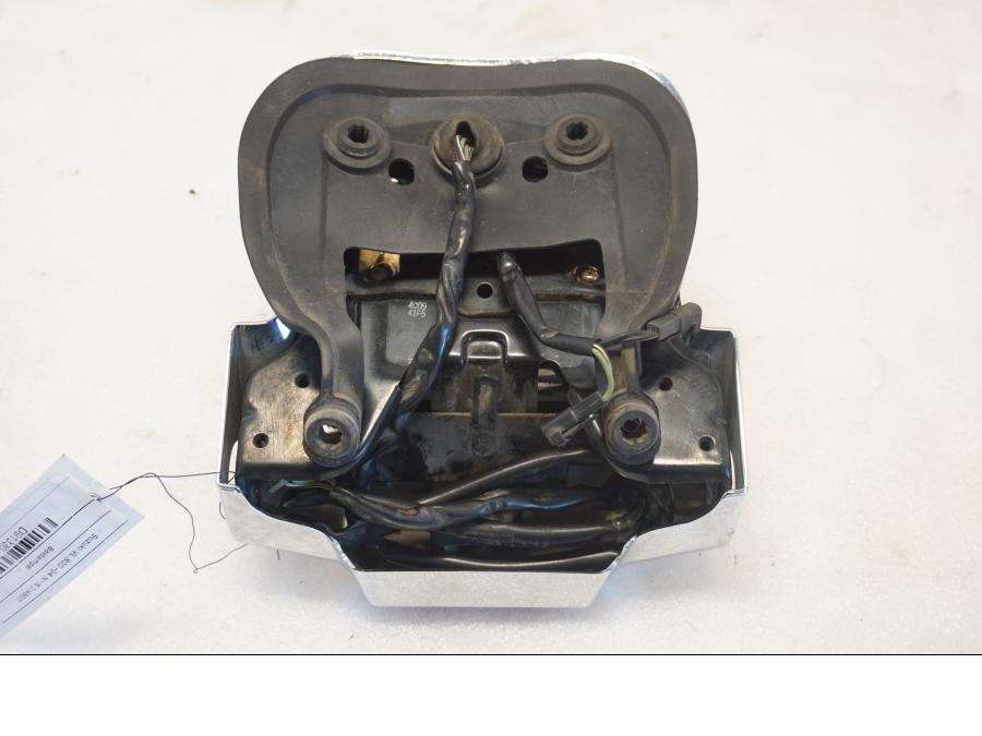 Snett uppifrån på Baklampa från en Suzuki VL 800 -2004 motorcykel.