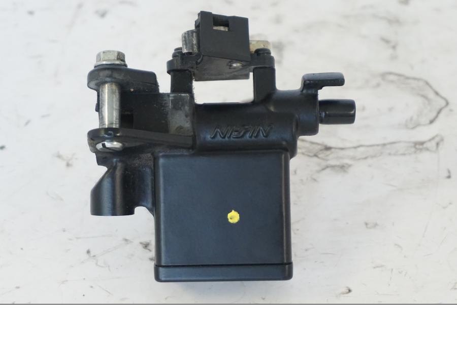 Extrabild2 pÄ Bromshuvudcylinder frÄn en Honda SH 300 A -2011 scooter.