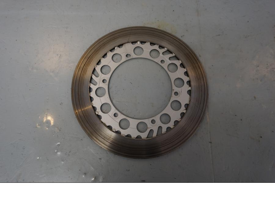 Höger sida på Bromsskiva från en Yamaha V-MAX 1200 -2001 motorcykel.