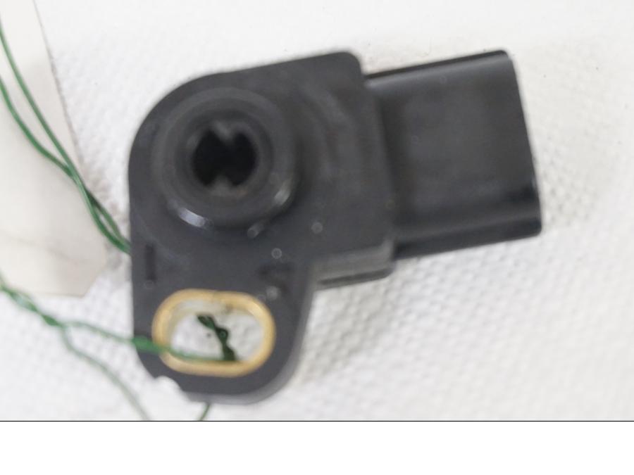 Baksidan på TPS från en Kawasaki Z 900 -2020 motorcykel.