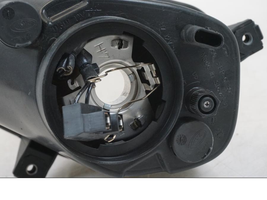 Extrabild1 på Strålkastare från en BMW S 1000 R -2013 motorcykel.