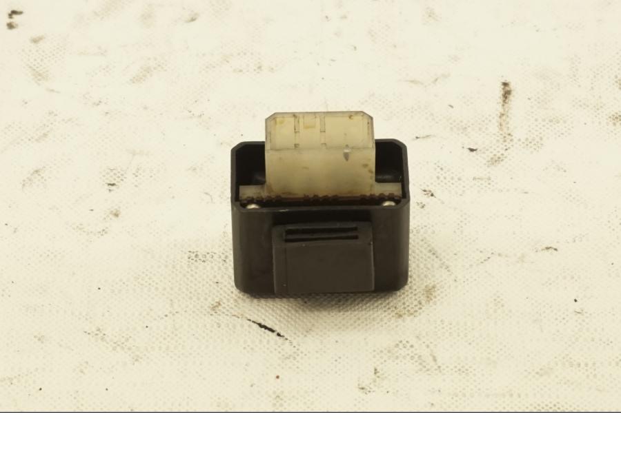 Baksidan på Styrbox från en Suzuki GSX 1100 EF -1985 motorcykel.