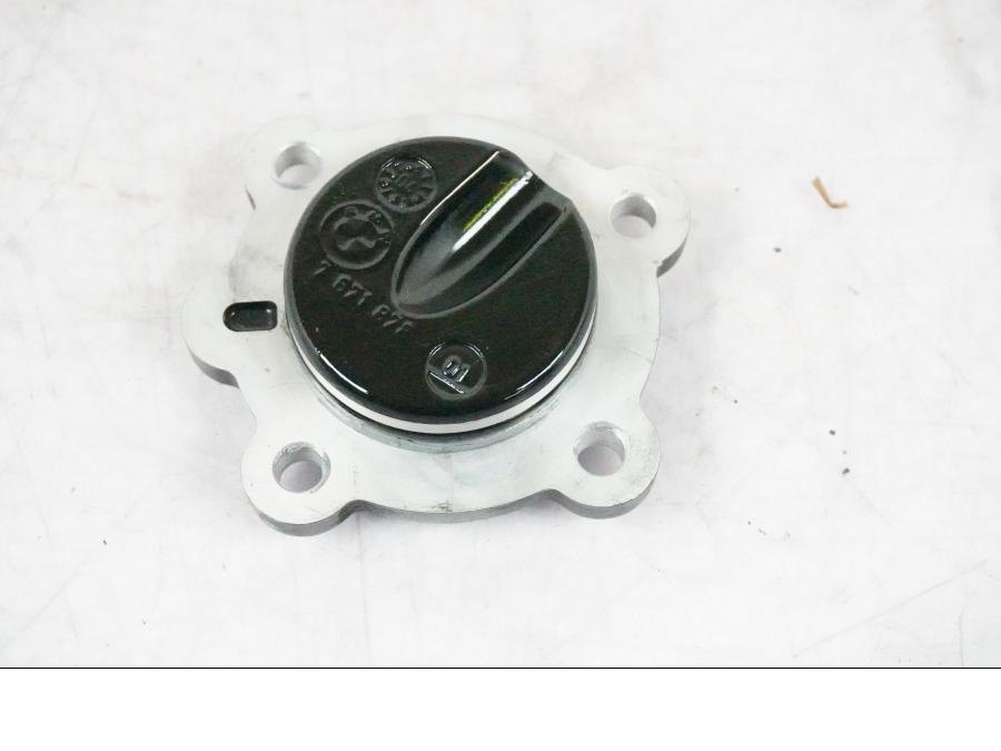 Höger sida på Motorkåpa från en BMW K 1200 S -2005 motorcykel.