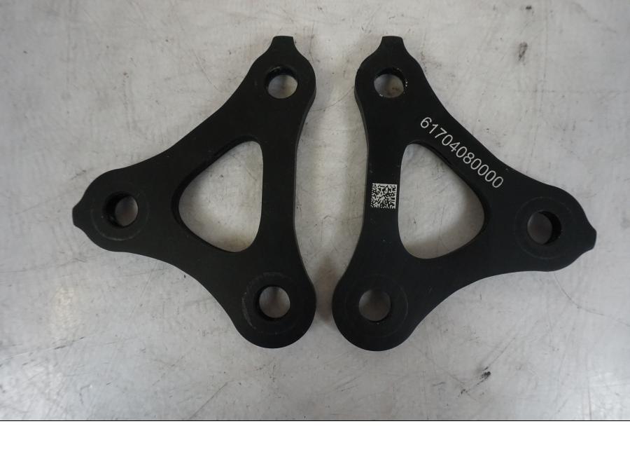 Höger sida pÄ LÀnkage frÄn en KTM 1290 Super Duke R -2023 motorcykel.