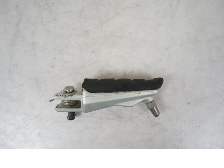 Höger sida på Fotpinne från en BMW R Ninet -2017 motorcykel.