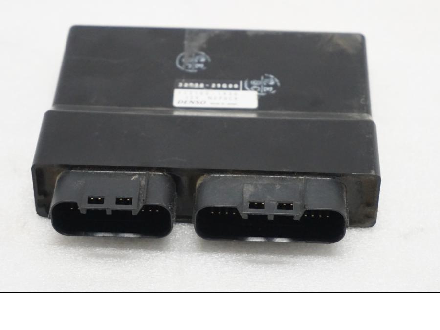 Framsidan på CDI / ECU från en Suzuki GSX-R 600 -2004 motorcykel.