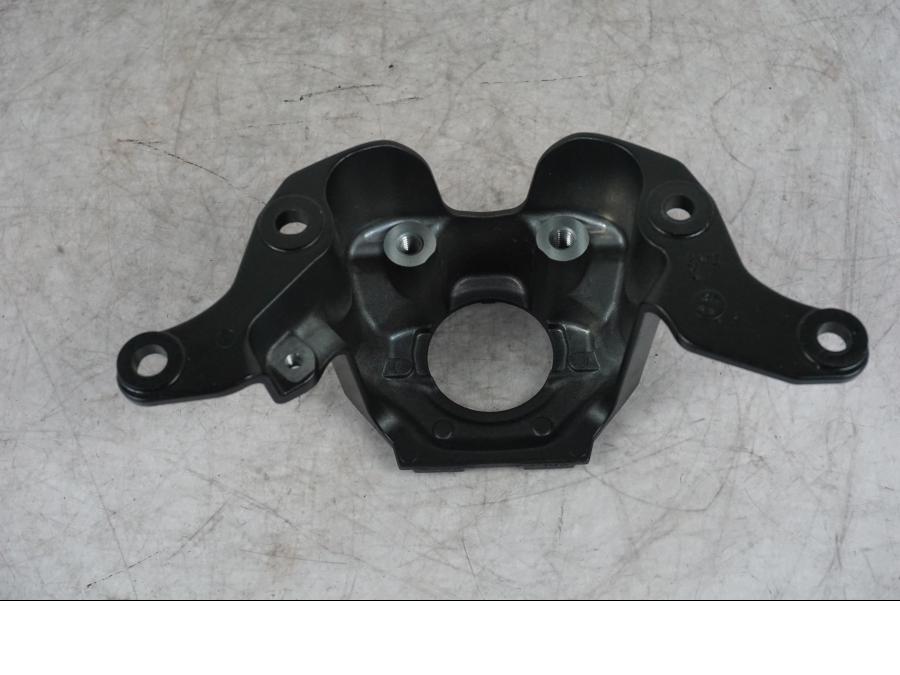 Höger sida på Tändningslåsfäste från en Yamaha MT-09 -2024 motorcykel.