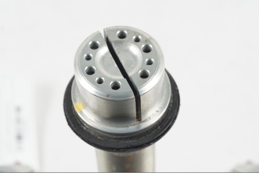 Extrabild4 på Gaffelkrona från en MV Agusta Dragster -2014 motorcykel.