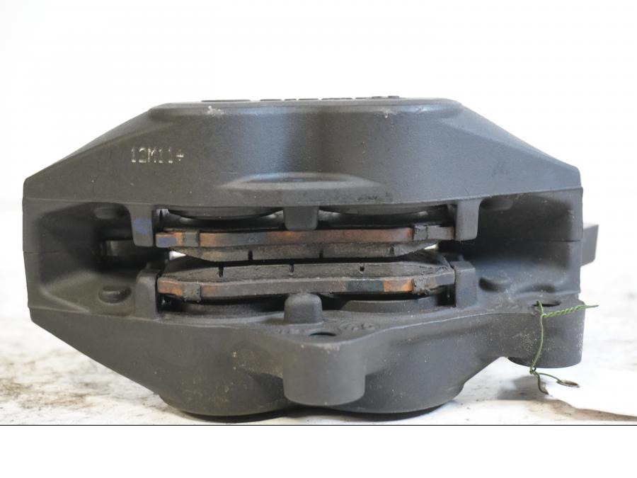 Höger sida på Bromsok från en BMW R 1200 RT -2013 motorcykel.