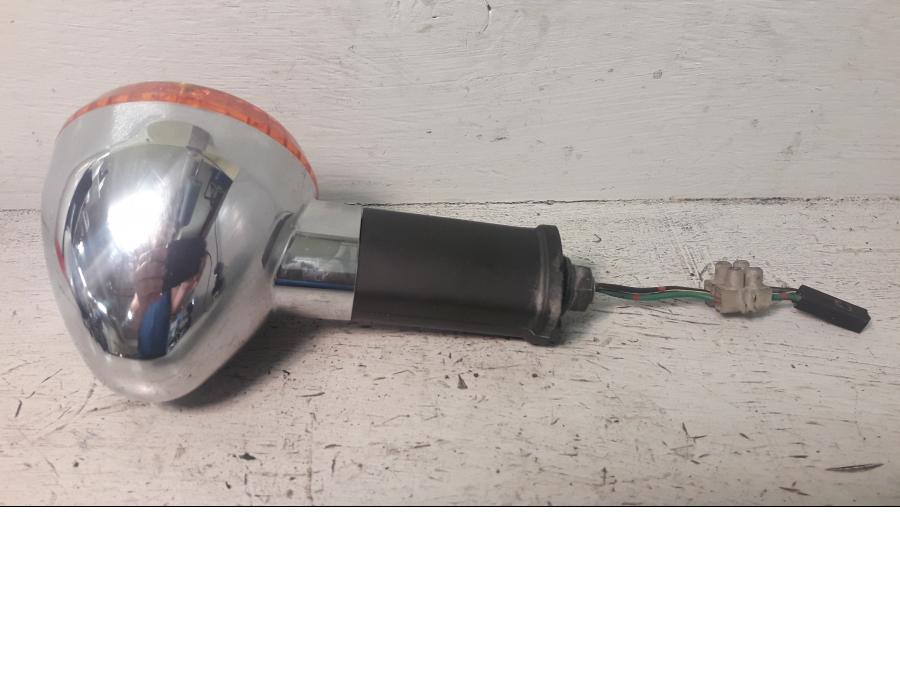 Baksidan på Blinkers från en Kawasaki VN 900 -2007 motorcykel.