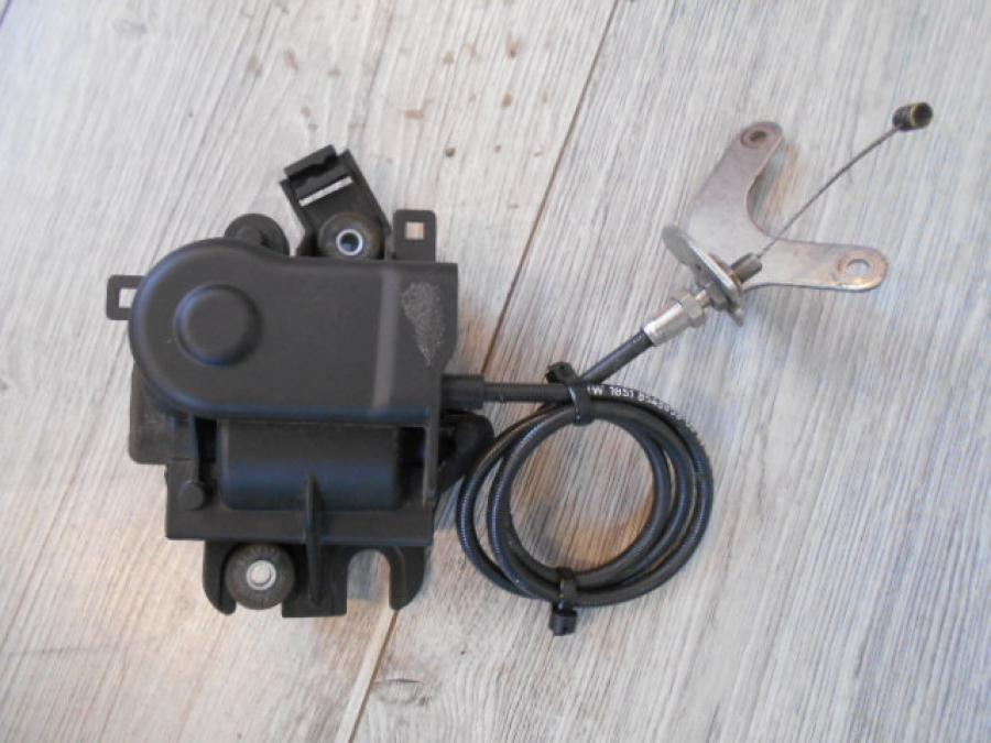 Framsidan på Avgasspjällmotor från en BMW S 1000 RR -2015 motorcykel.