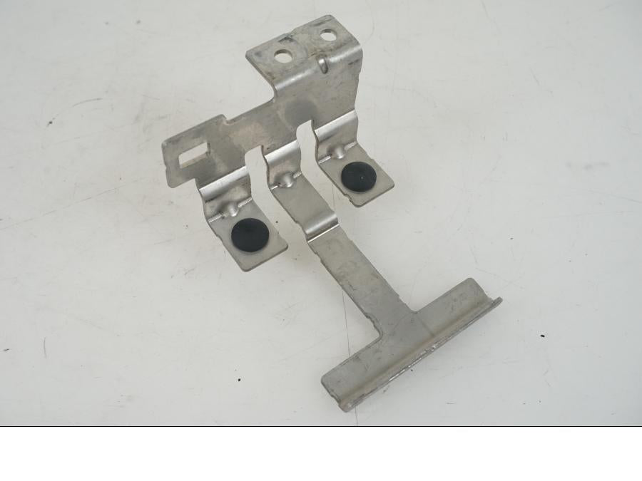 Baksidan på Batterihållare från en BMW F 750 GS -2019 motorcykel.