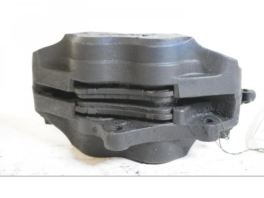 Höger sida på Bromsok från en Honda CBR 900 RR -1997 motorcykel.