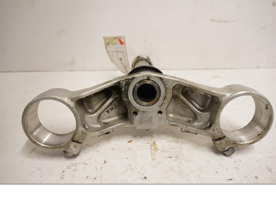 Baksidan på Gaffelkrona från en Yamaha FZ1-SA -2008 motorcykel.