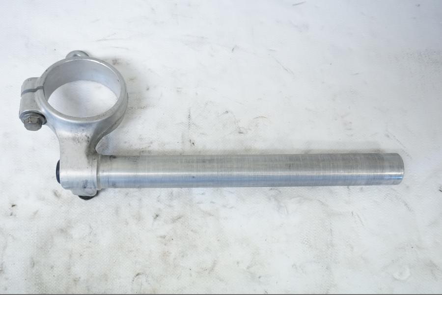 Baksidan på Styre från en Suzuki GSX-R 750 -2001 motorcykel.