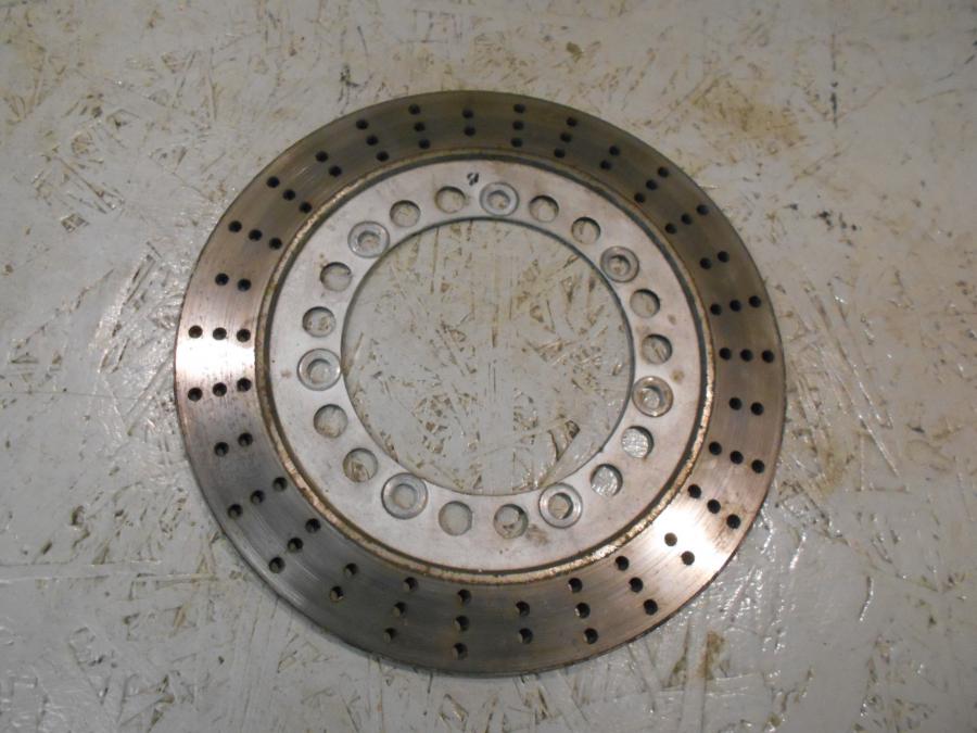 Framsidan på Bromsskiva från en Kawasaki VN 1500 -1996 motorcykel.