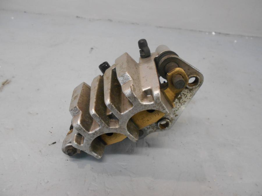 Baksidan på Bromsok från en Kawasaki VN 1500 Classic Tourer -2002 motorcykel.