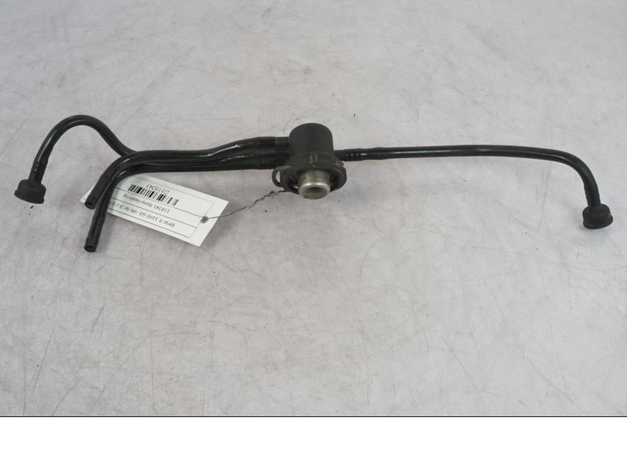 Vänster sida på Bensinledning från en BMW R 1100 GS -1998 motorcykel.