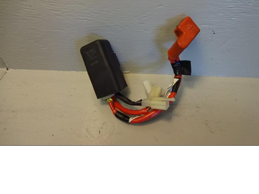 Baksidan på Startrelä från en Yamaha YZF-R 125 -2012 motorcykel.