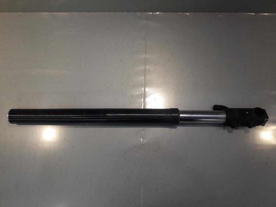 Baksidan på Gaffelben från en KTM 690 Duke -2015 motorcykel.