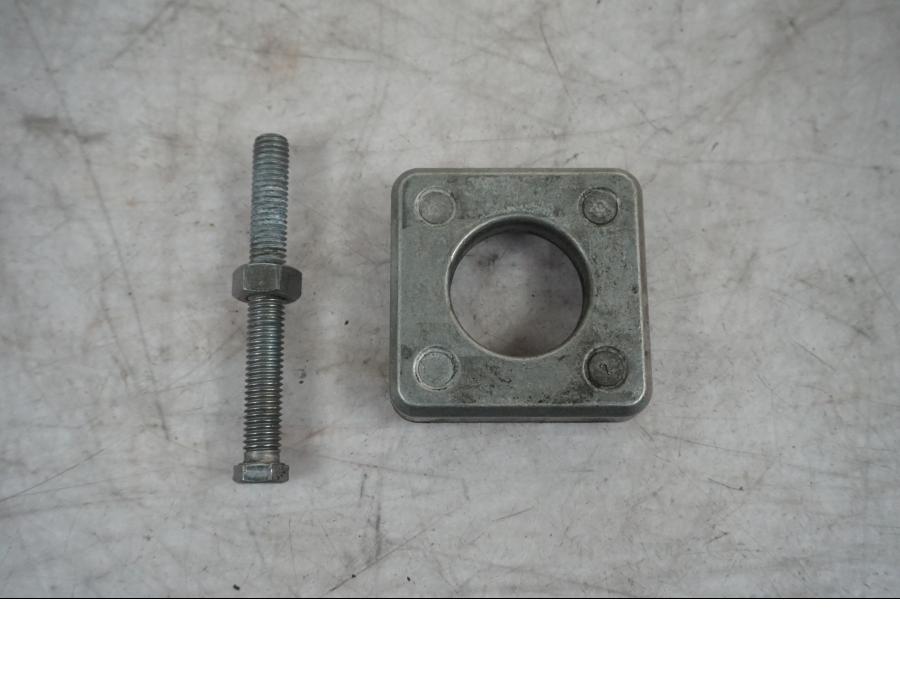 Baksidan på Kedjesträckare från en BMW S 1000 XR -2019 motorcykel.