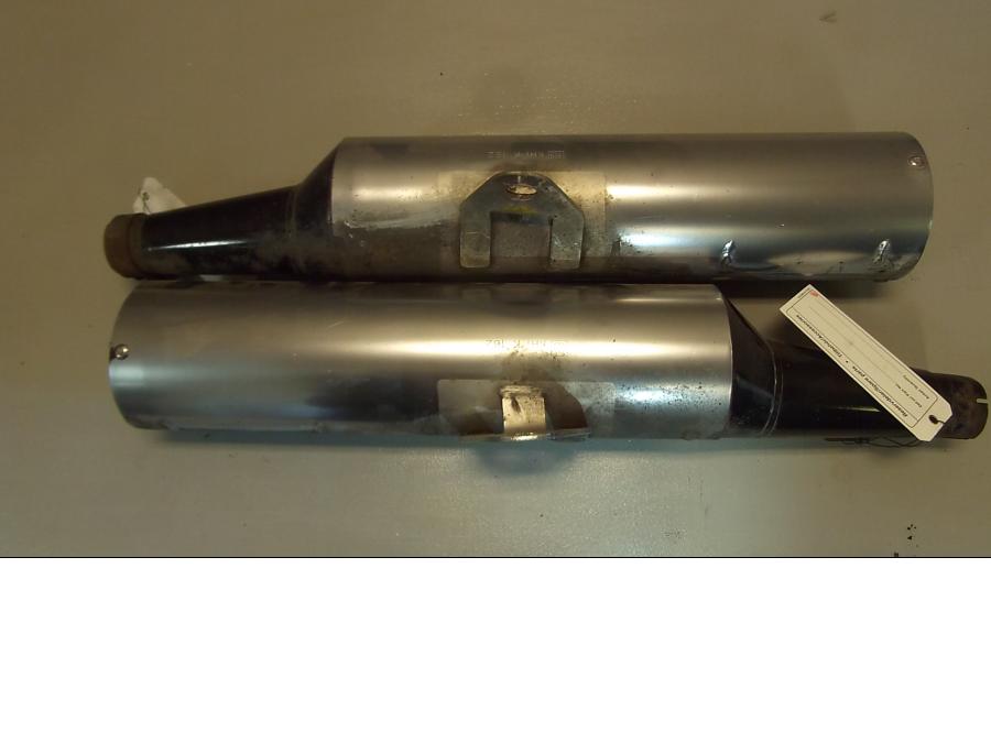 Vänster sida på Ljuddämpare från en Kawasaki GPZ 500 -1991 motorcykel.