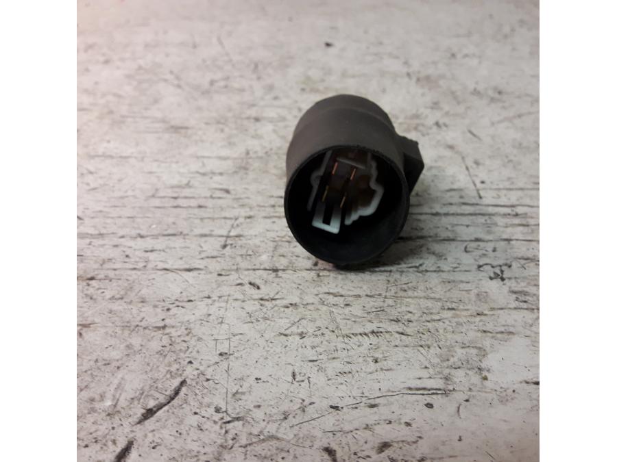 Baksidan på Relä från en Suzuki VZ 1600 -2005 motorcykel.