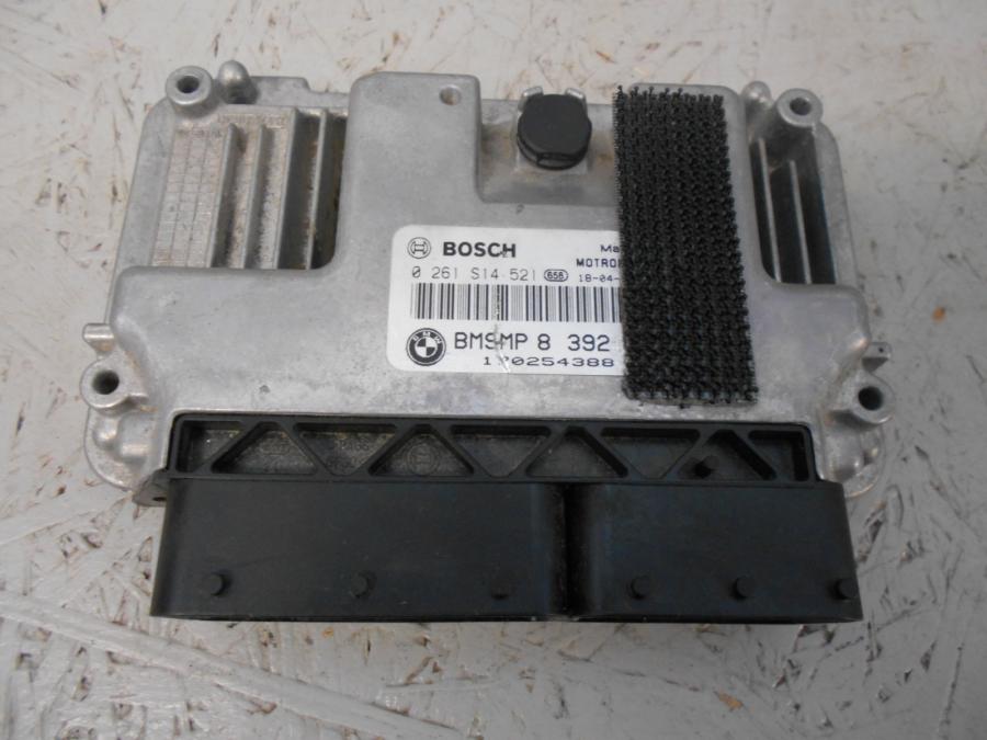 Framsidan på Kontrollenhet från en BMW R 1200 GSA -2018 motorcykel.