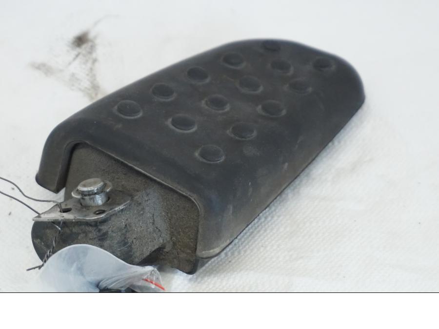 Höger sida på Fotpinne från en BMW K 1600 -2015 motorcykel.