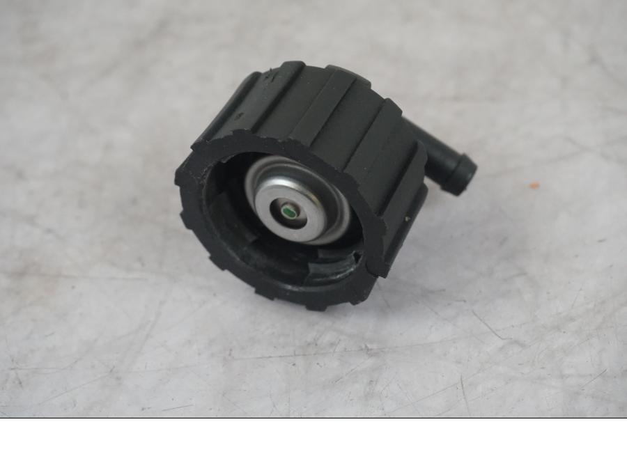 Höger sida på Vattenkylarlock från en KTM 1290 Super Adventure S -2022 motorcykel.